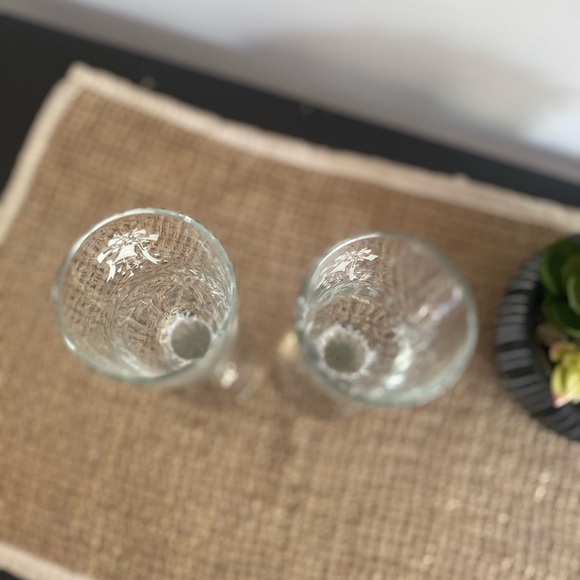 SET OF 2 GERMAN VINTAGE CHRISTMAS BELL ETCHED CRYSTAL CHAMPAGNE GLASSES - Picture 9 of 11